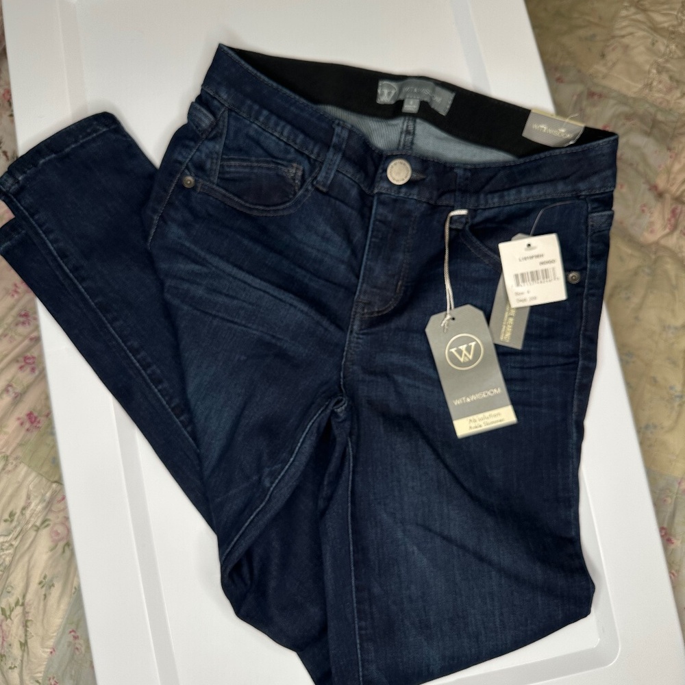 Wit & Wisdom Absolution Ankle Skimmer jeans in indigo Size 4